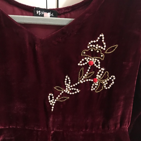 ♥️final mark down ♥️Velvet embroided high low top - Picture 9 of 13